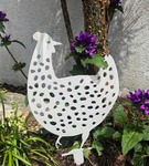 Dekoracja do ogrodu metalowa kura Ula HGDECO