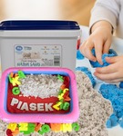 Piasek kinetyczny 3 kg + foremki literki + piaskownicą ADAM TOYS