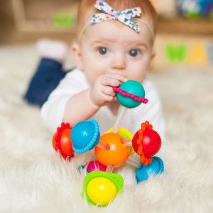Gryzak grzechotka Wimzle Fat Brain Toys